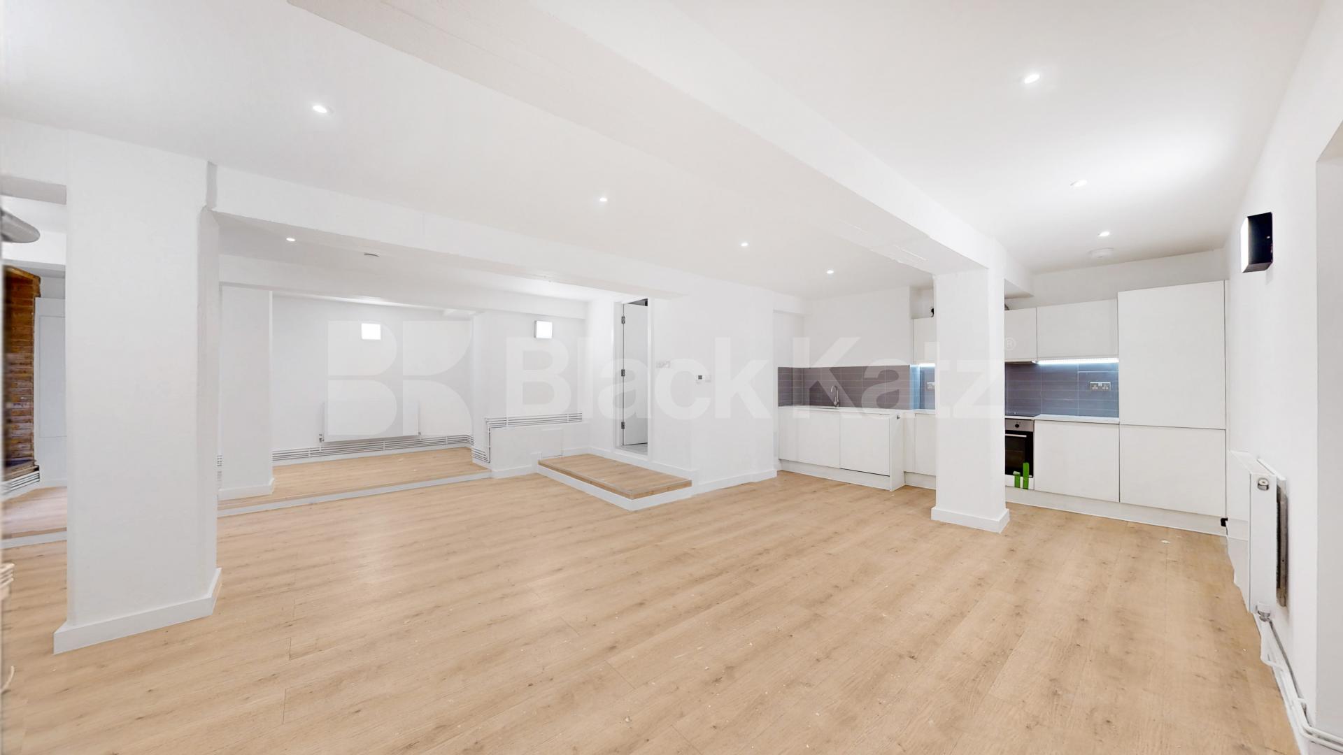  beautifully refurbished live/work one-bedroom apartment, Springfield House lofts - Tyssen Street, Dalston